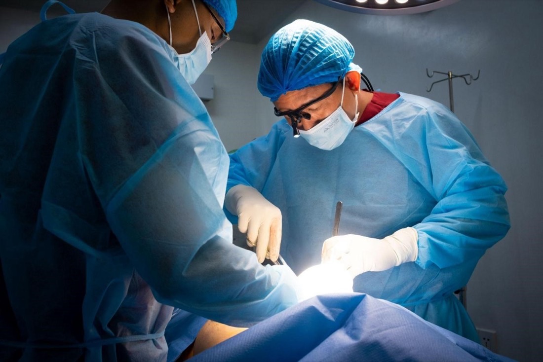 Dr. Võ Thanh Sang at work